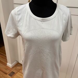 Lululemon White Swiftly Tech Short Sleeved Shirt